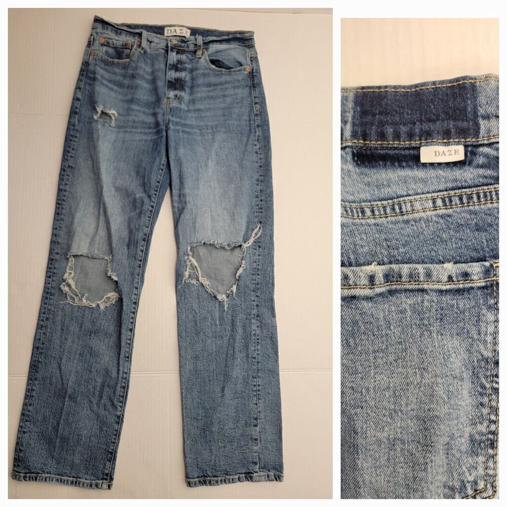 DAZE Women's Straight Leg Distressed Jeans in Light Blue